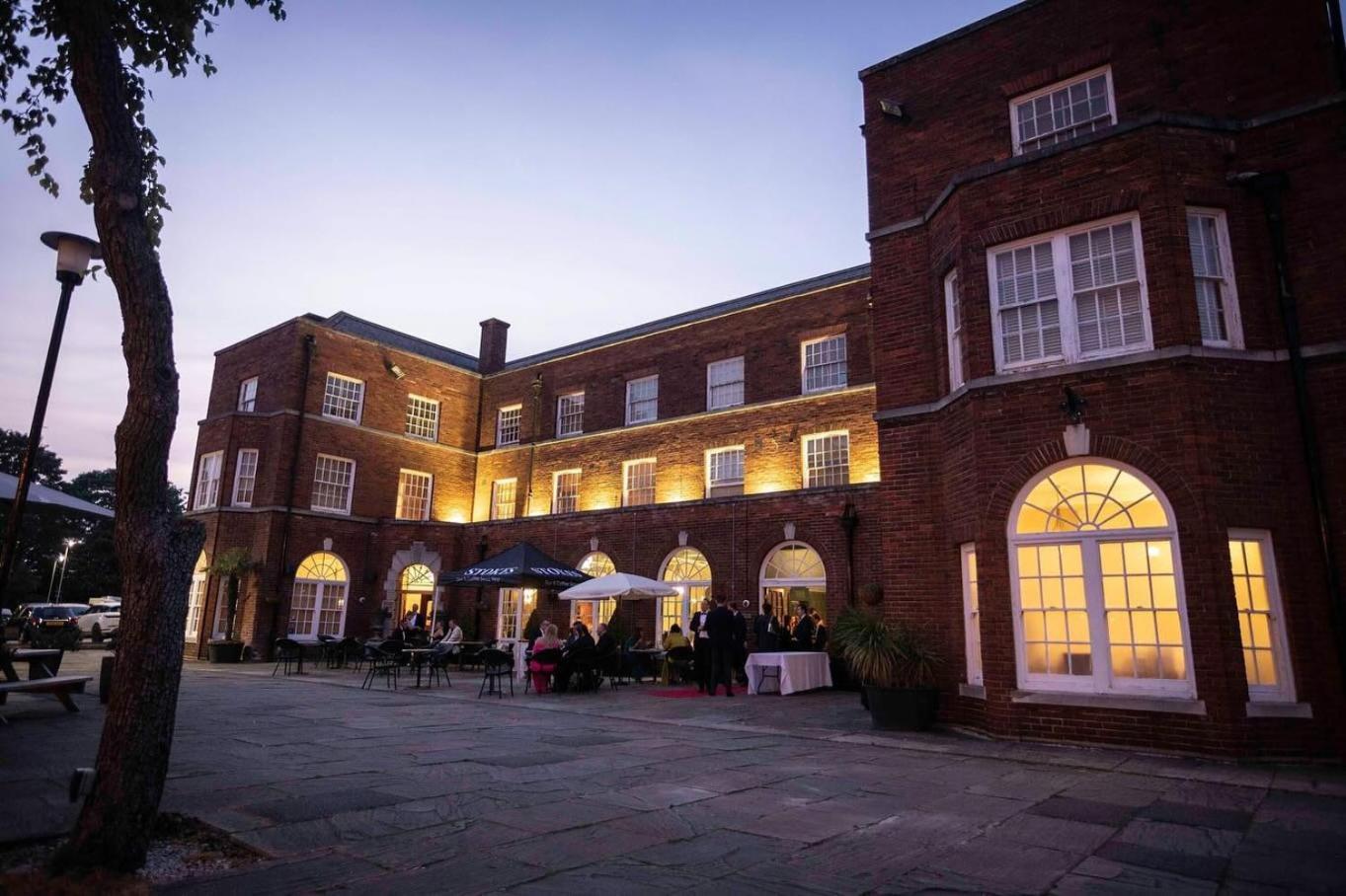 Charlotte House Hotel Линкълн Екстериор снимка
