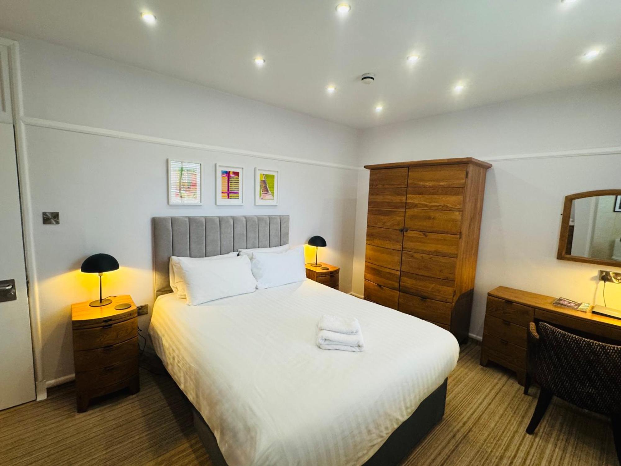 Charlotte House Hotel Линкълн Екстериор снимка